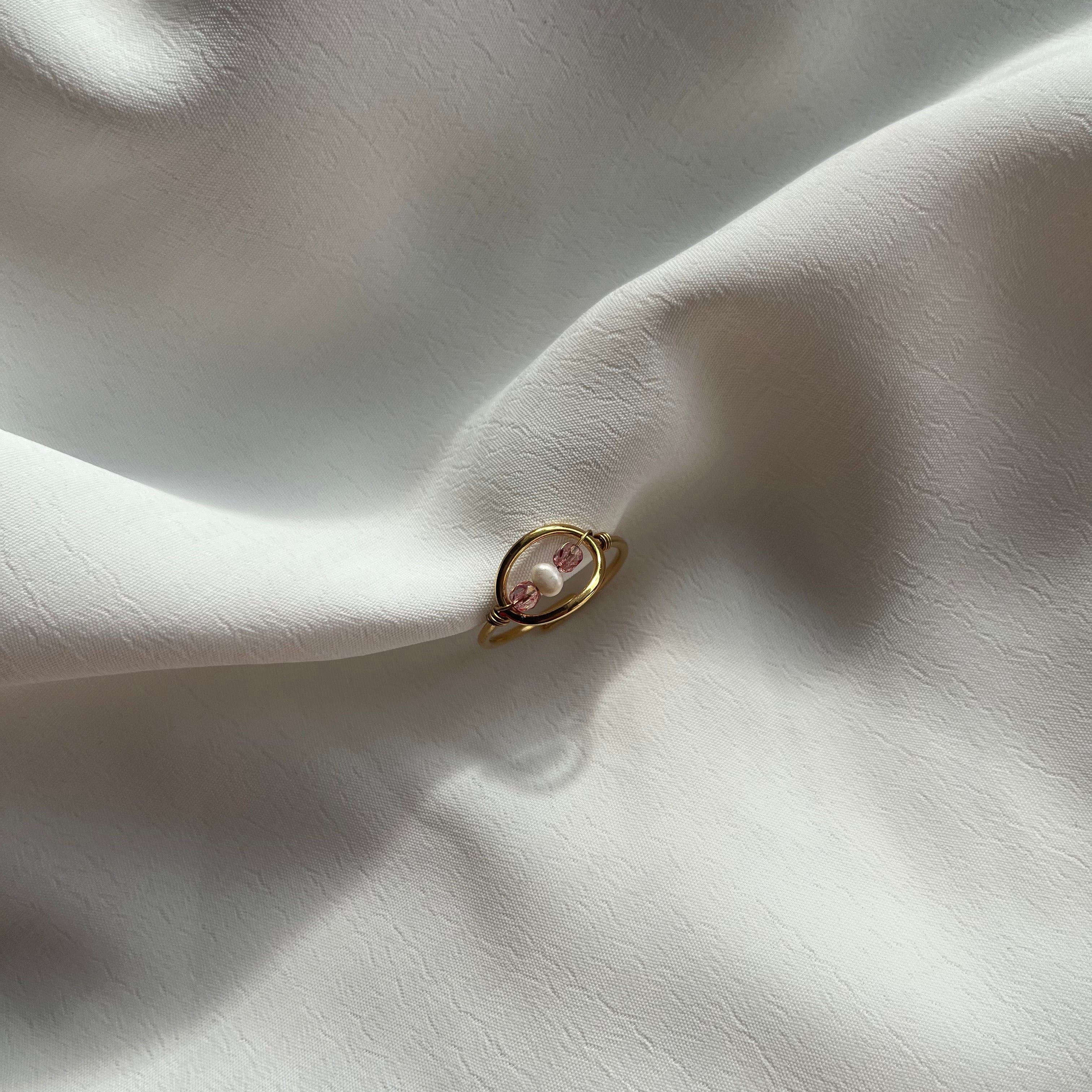 Bague Eze ajustable, acier inoxydable, perle nacrée et perles de verre roses