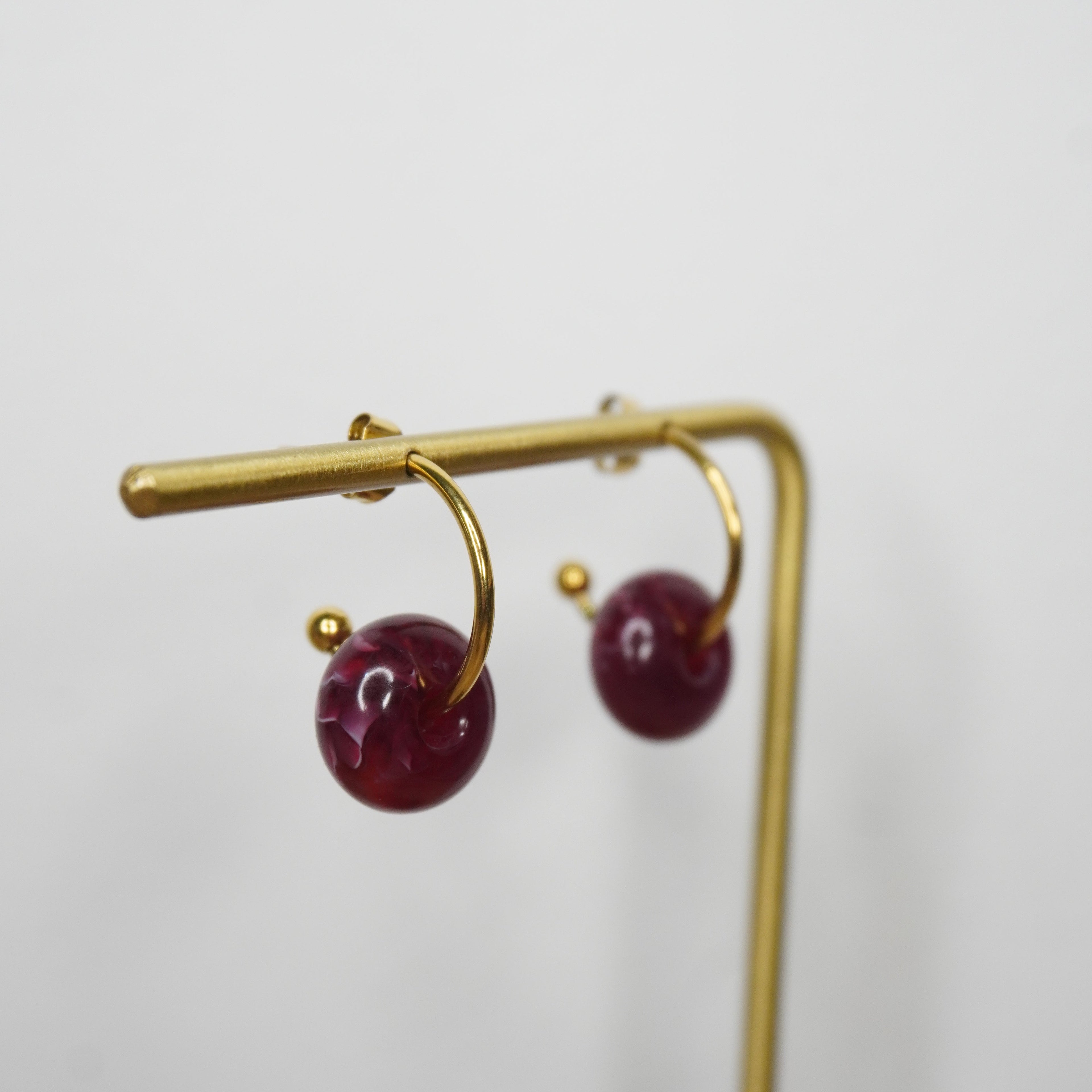 Boucles d'oreilles Dole en acier inoxydable et perle sacrilyques bordeaux