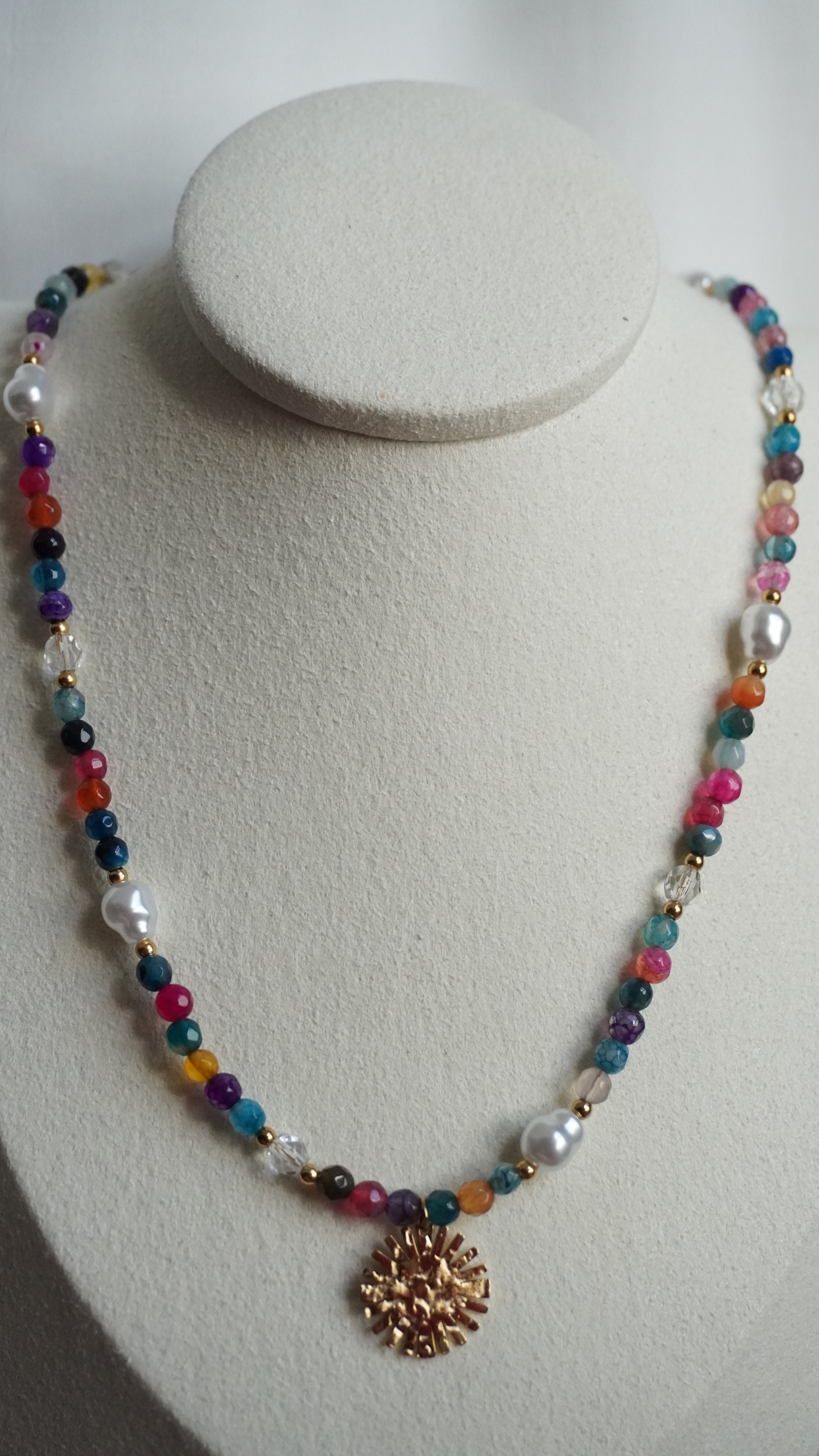 Collier Azur en acier inoxydable et pierres naturelles colorees, faits main à Toulouse
