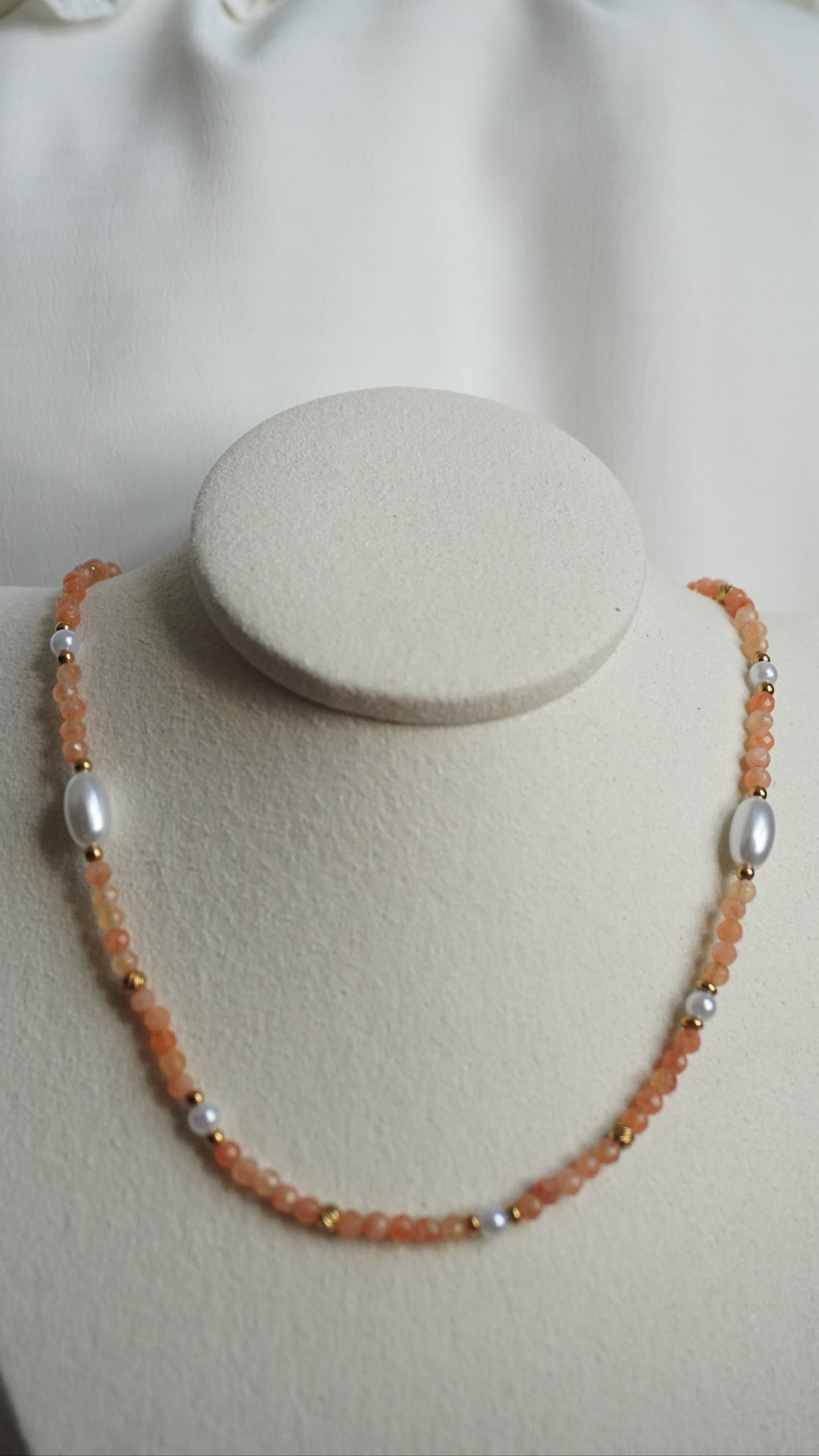 Collier Azur en acier inoxydable et pierres naturelles peche, faits main à Toulouse
