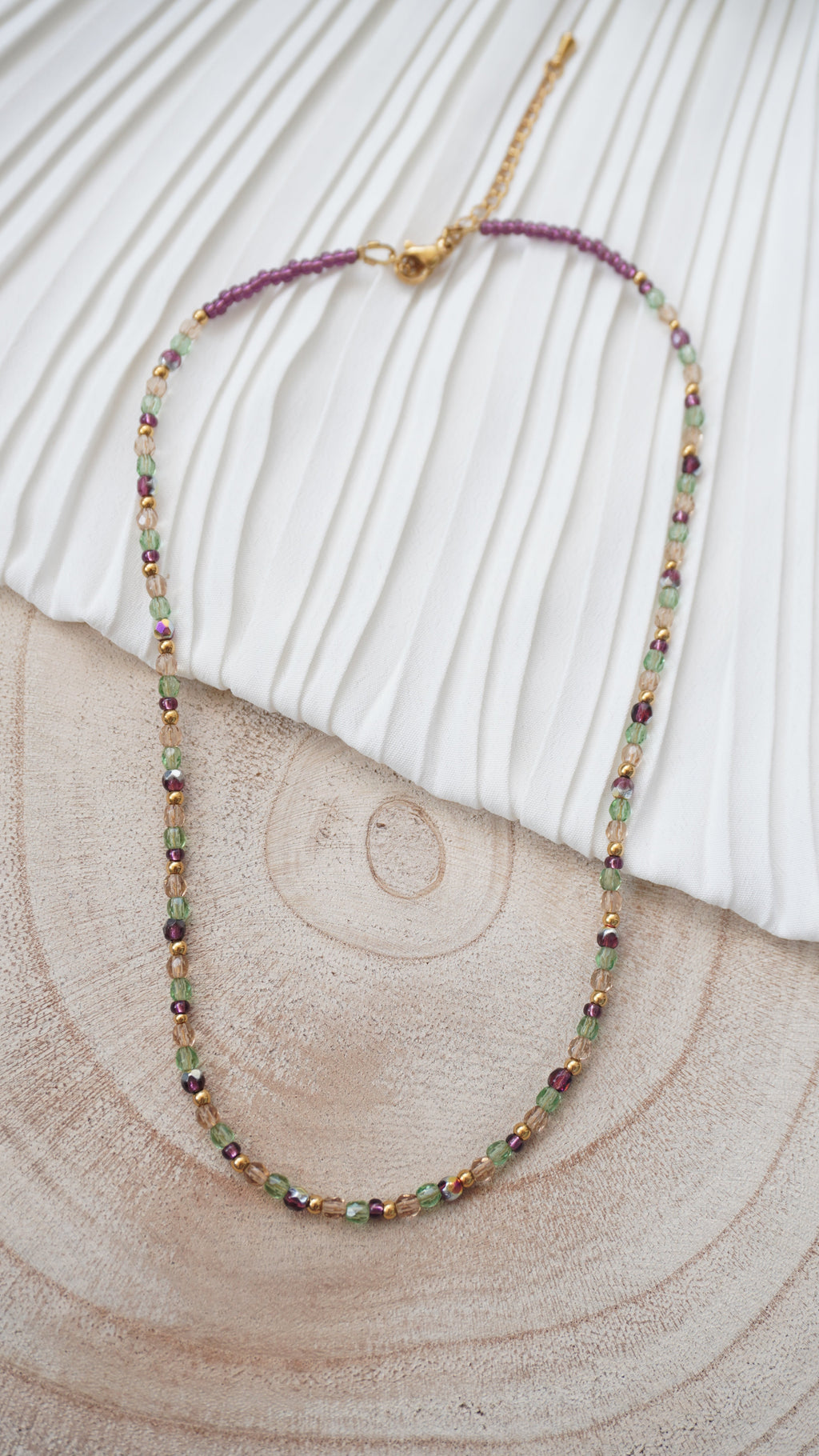 Collier Eliet perles de verre et acier inoxydable, collier fin, doré et coloré